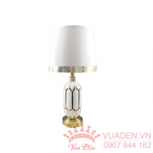 Đèn bàn hiện đại thiết kế thân lạ mắt