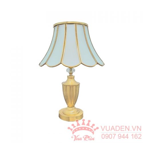 Đèn để bàn kiểu cổ điển thiết kế thân đèn màu vàng sang...