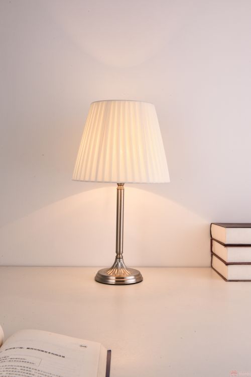 Đèn ngủ để bàn thiết kế kiểu đơn giản giá rẻ