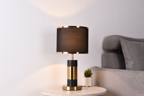 Đèn ngủ để bàn thiết kế thân đen giá tốt