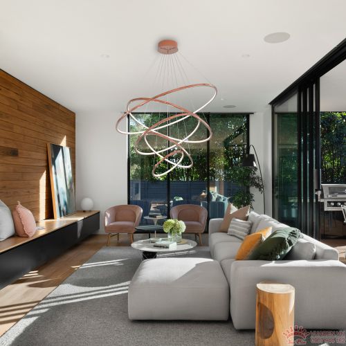 Đèn thả thông tầng 5 vòng màu hồng viền led đơn giản